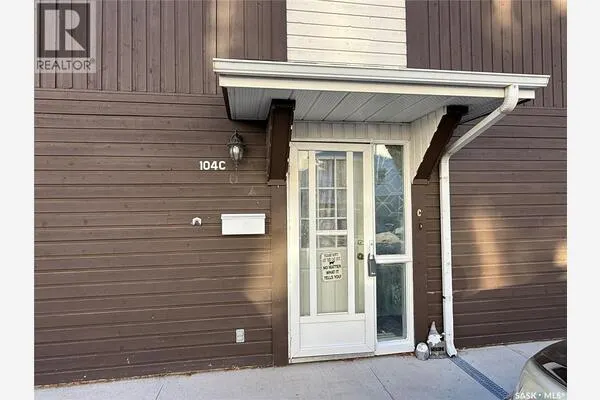 104c 213 Main STREET