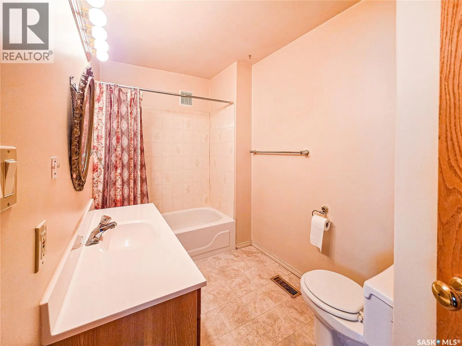 142 5th AVENUE W