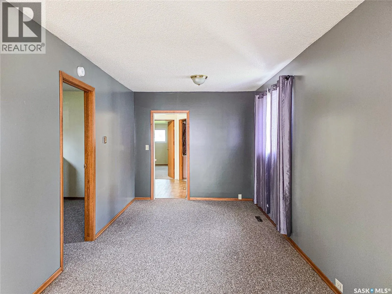 142 5th AVENUE W