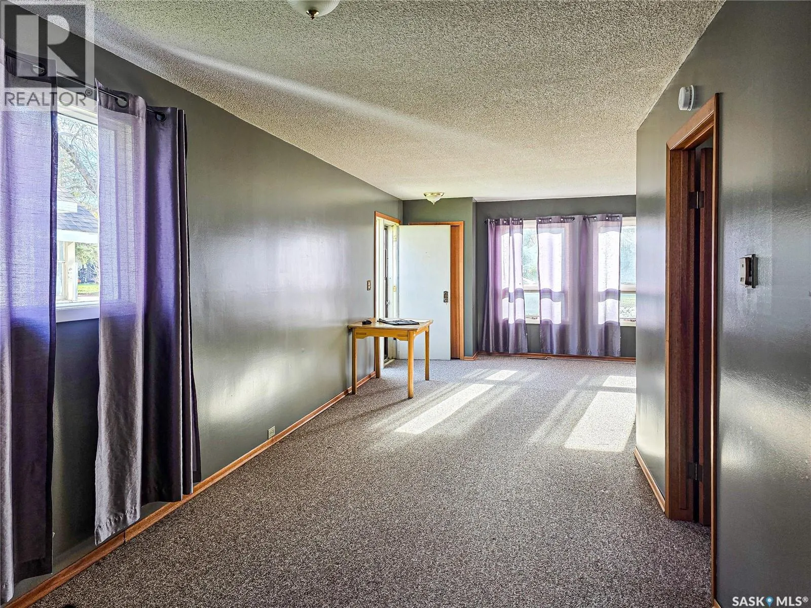 142 5th AVENUE W