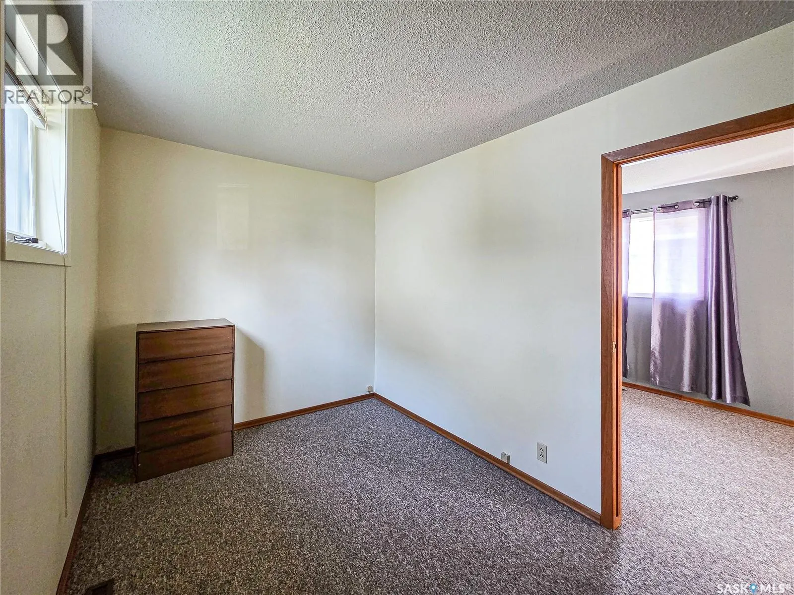 142 5th AVENUE W