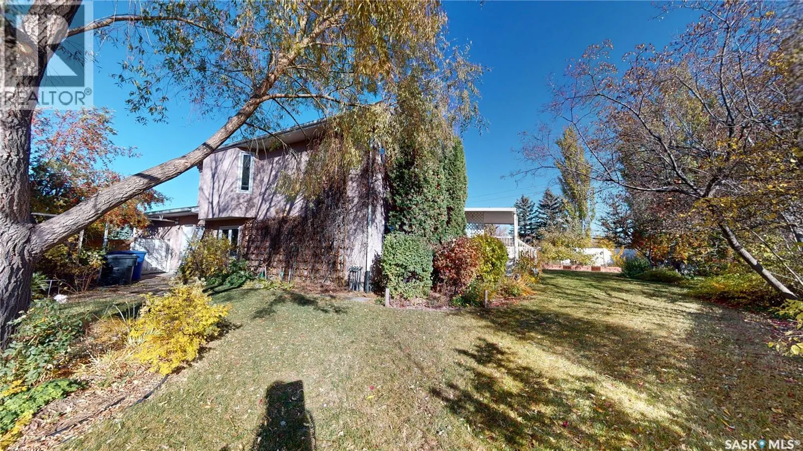 803 Swan CRESCENT