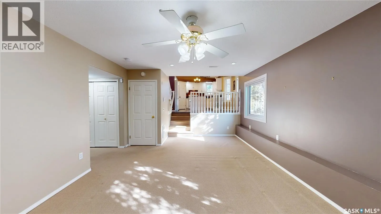 803 Swan CRESCENT