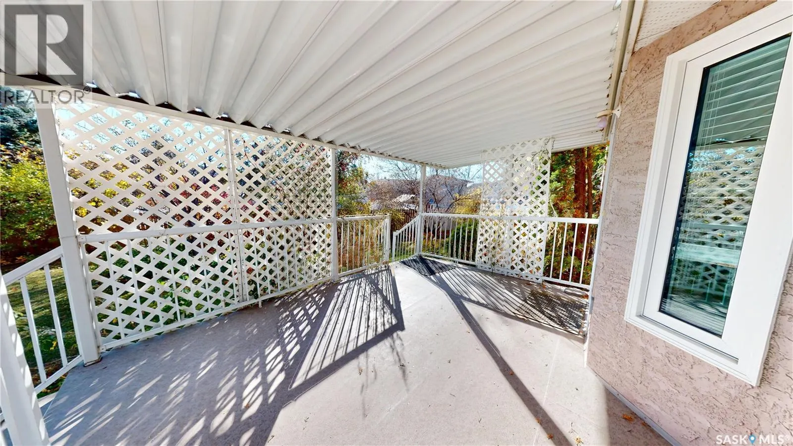803 Swan CRESCENT
