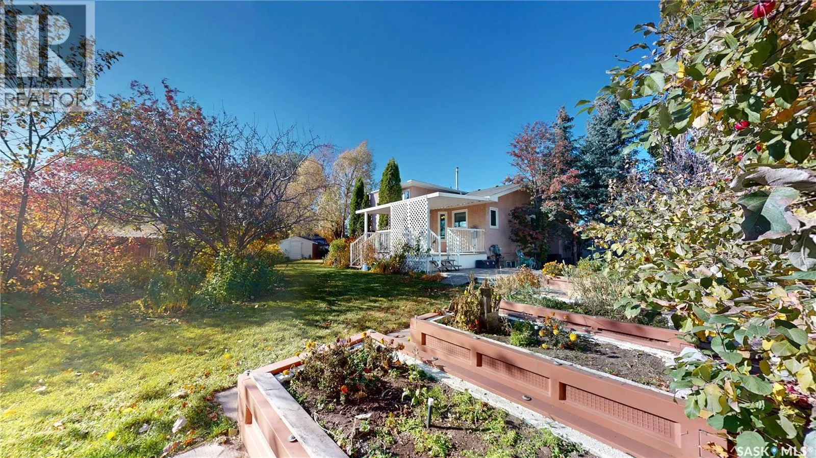 803 Swan CRESCENT