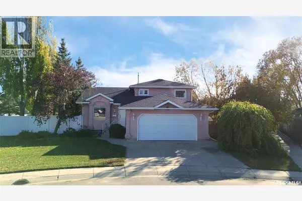 803 Swan CRESCENT