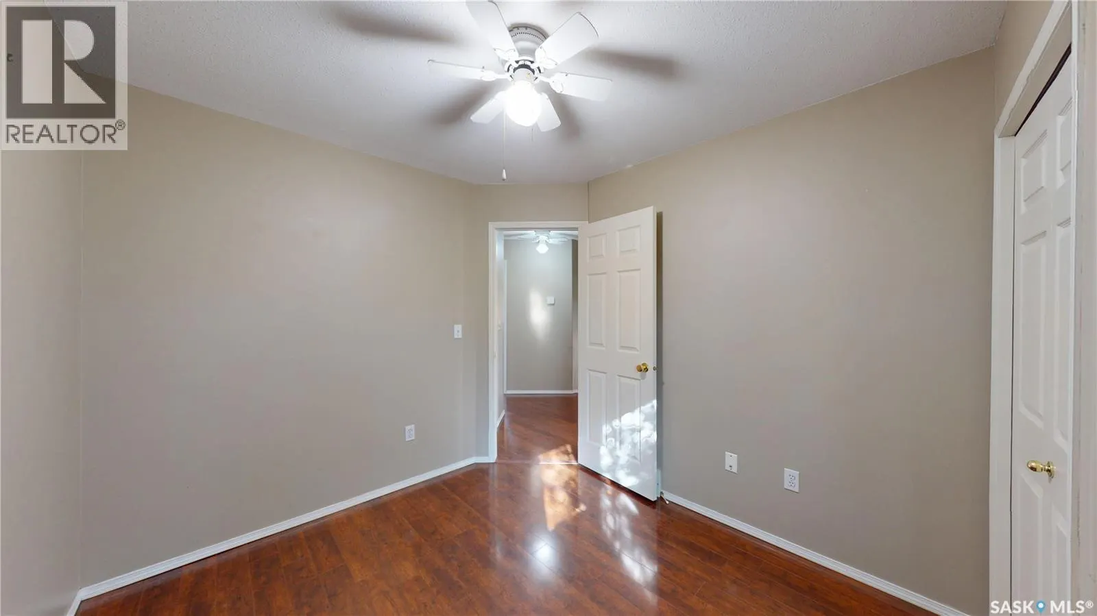 803 Swan CRESCENT