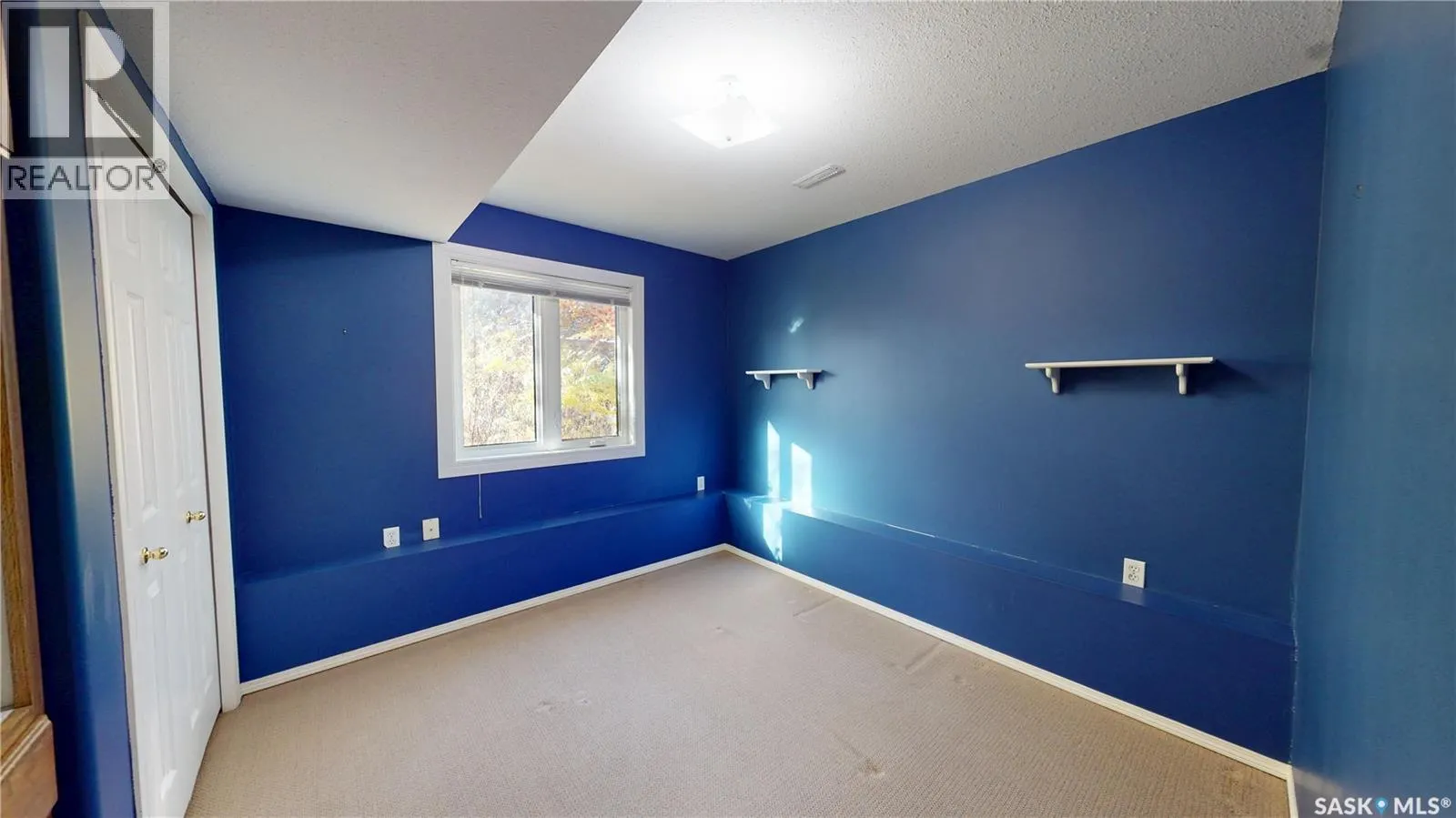 803 Swan CRESCENT