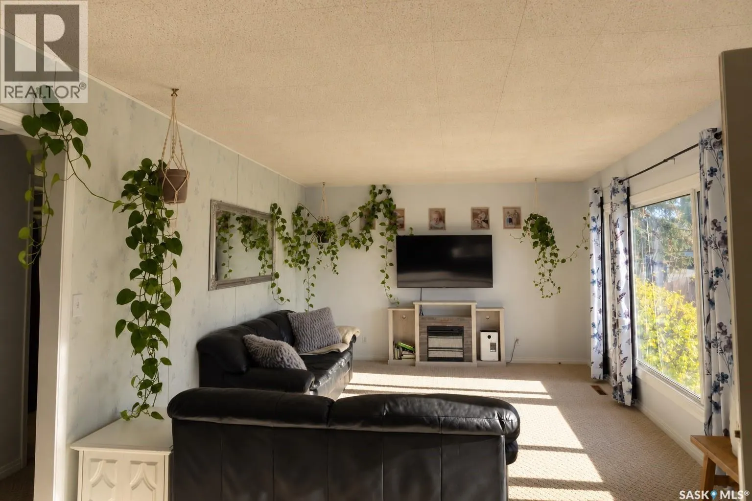 412 2nd STREET N