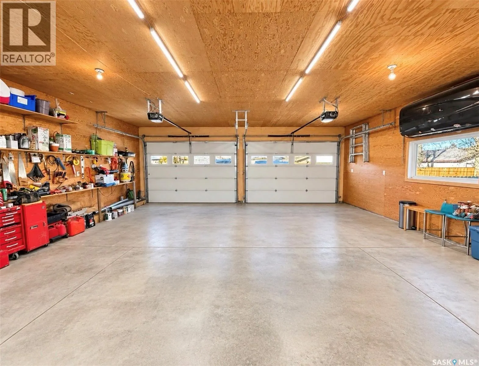 1105 Riverview CRESCENT