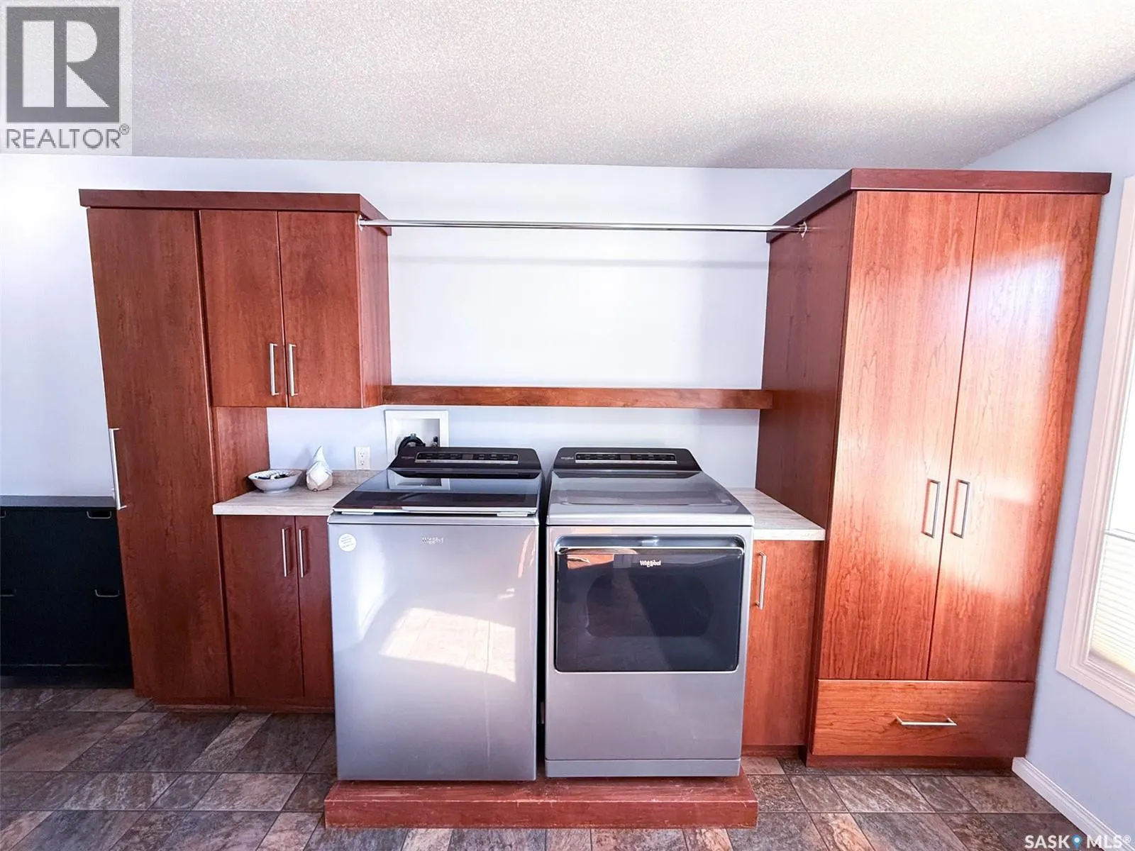 1105 Riverview CRESCENT