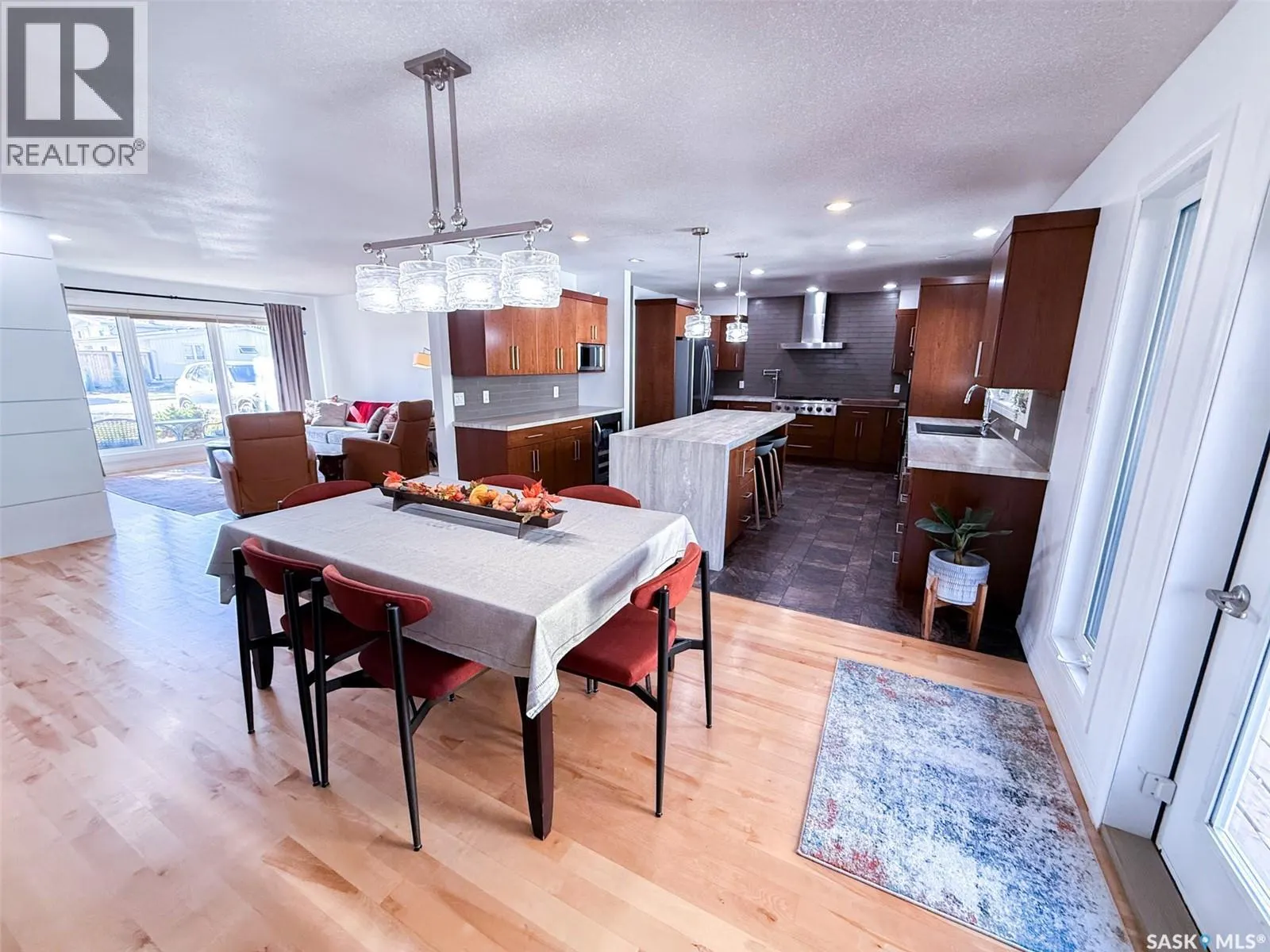 1105 Riverview CRESCENT