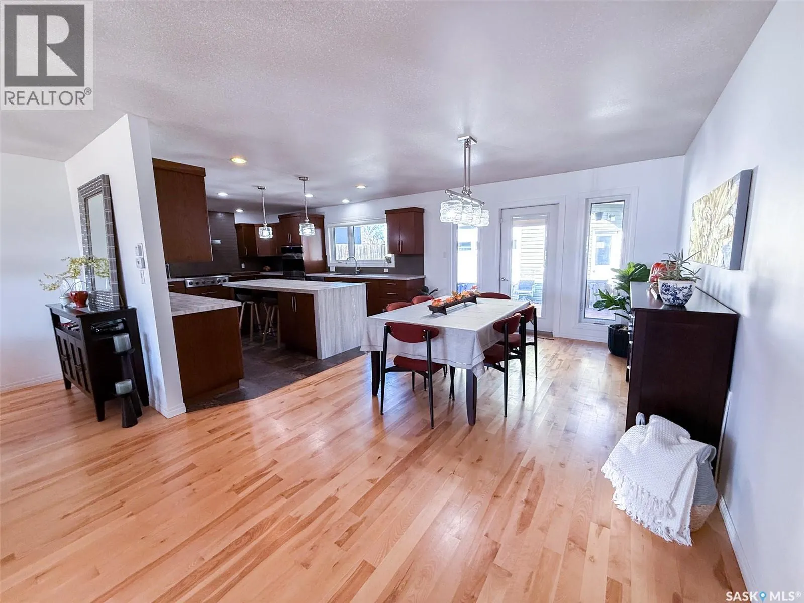 1105 Riverview CRESCENT
