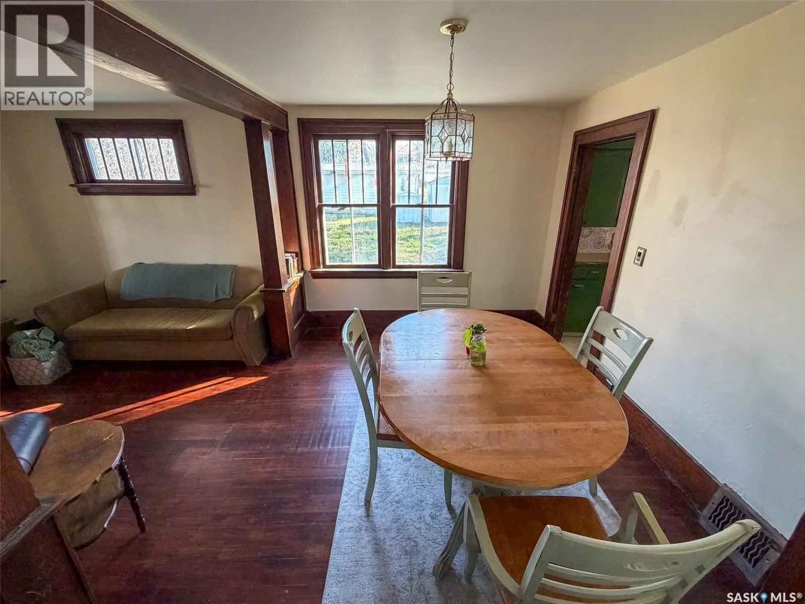 431 1st STREET W