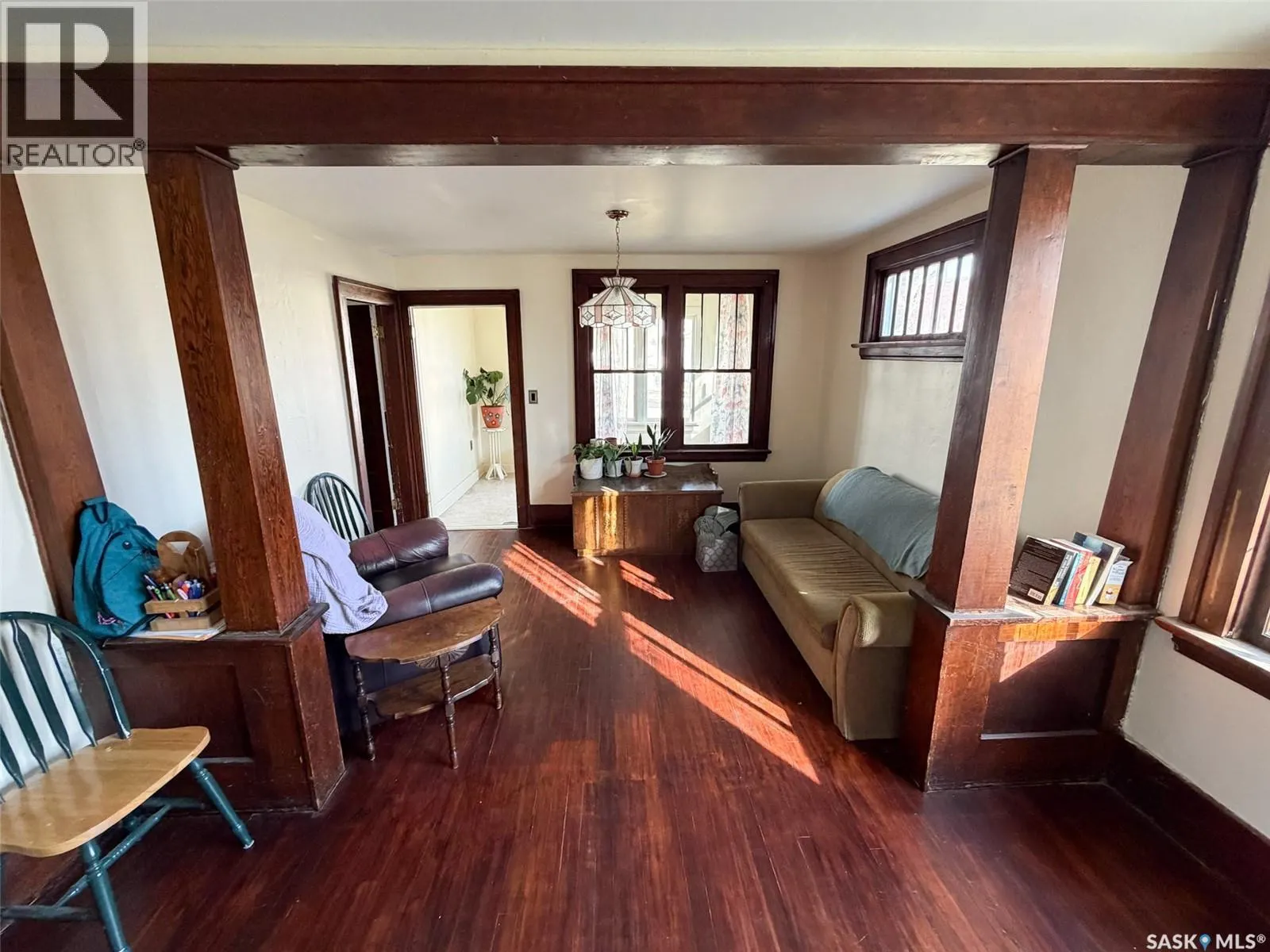 431 1st STREET W