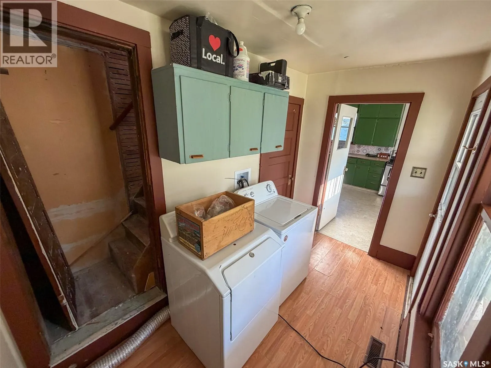 431 1st STREET W