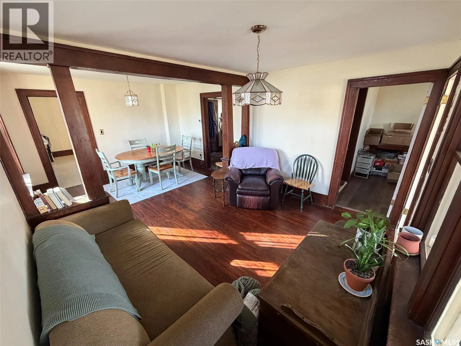 431 1st STREET W