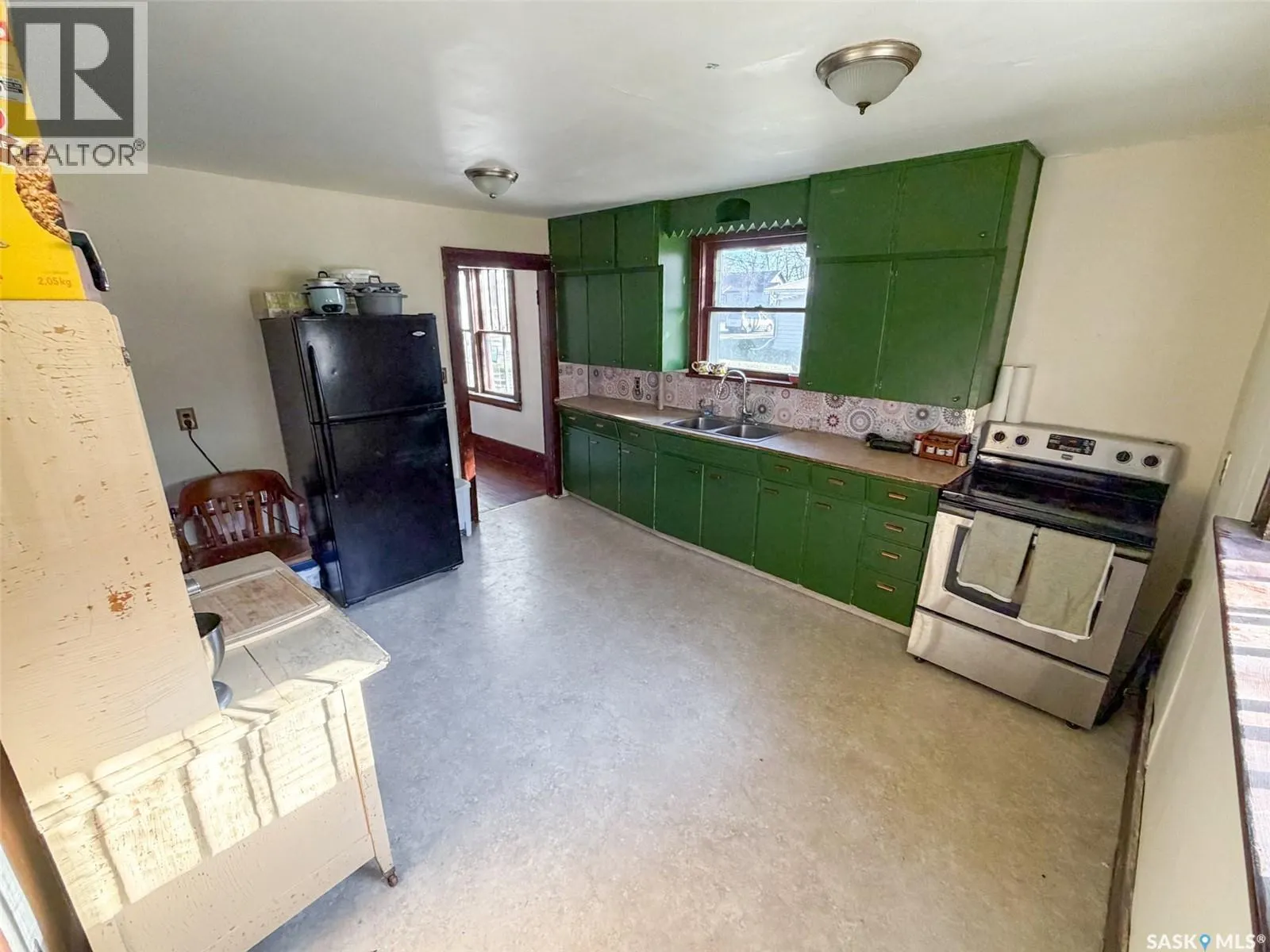 431 1st STREET W