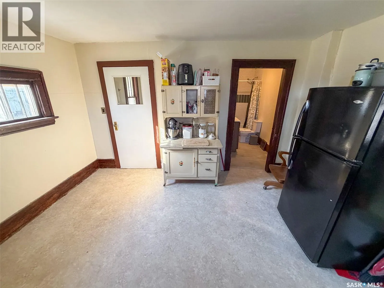431 1st STREET W
