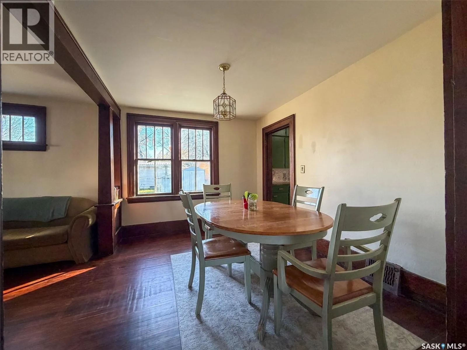 431 1st STREET W
