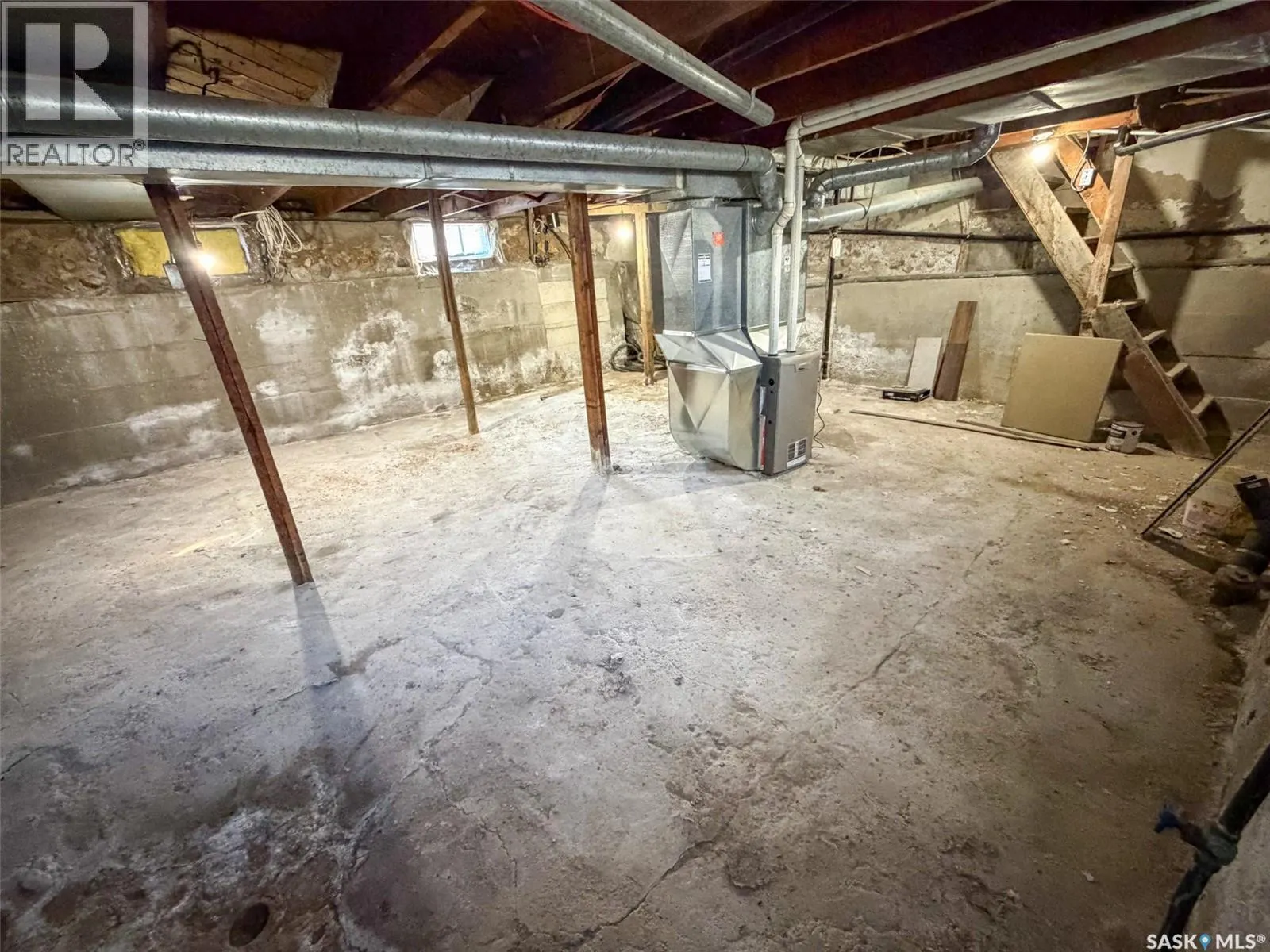 431 1st STREET W