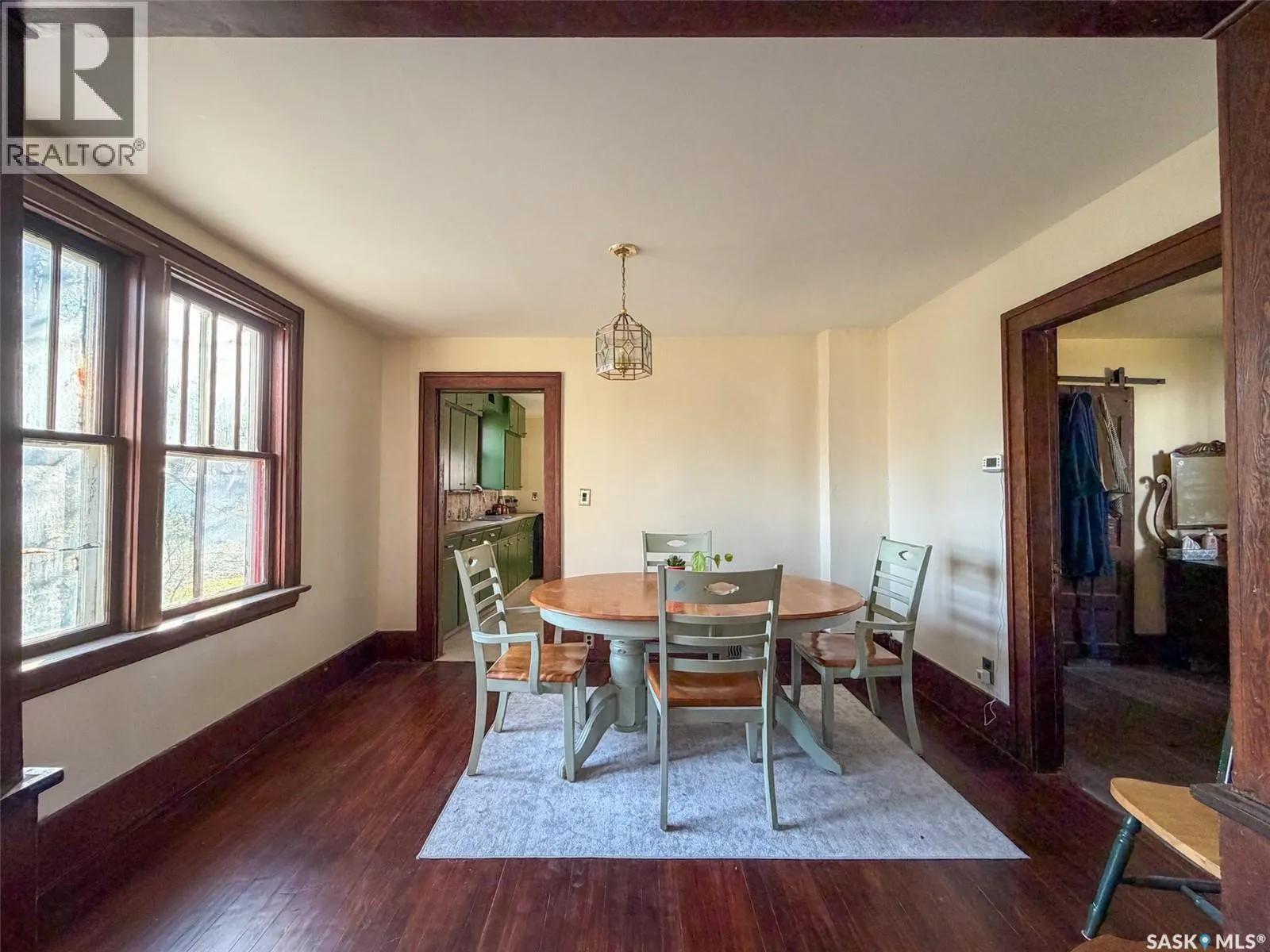 431 1st STREET W
