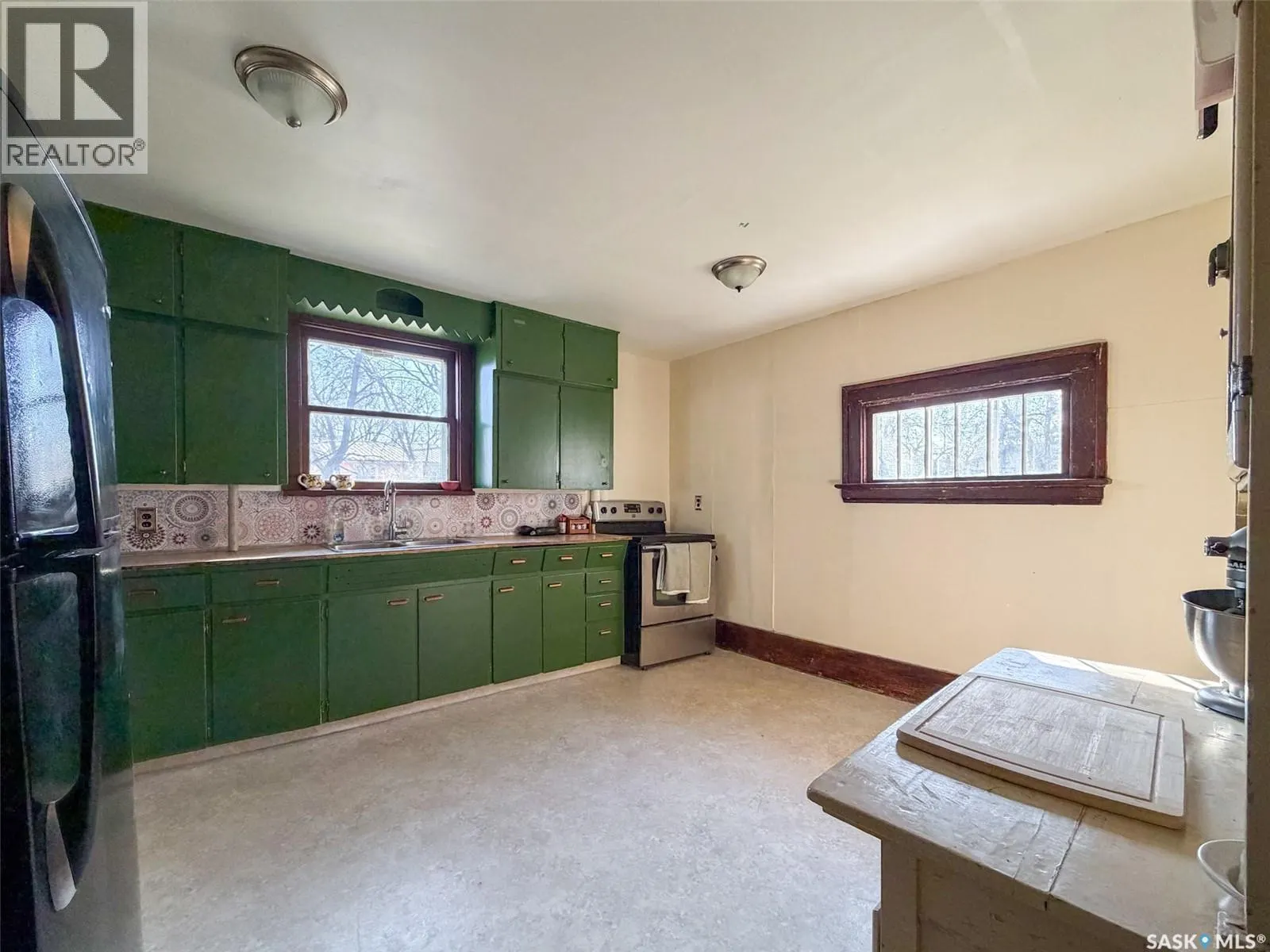431 1st STREET W