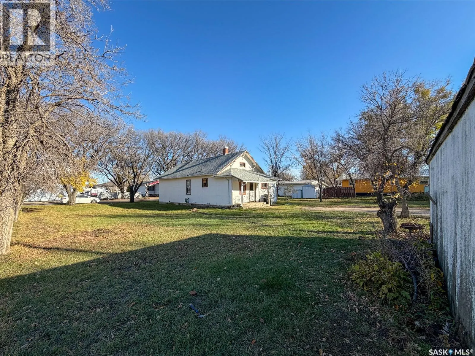431 1st STREET W