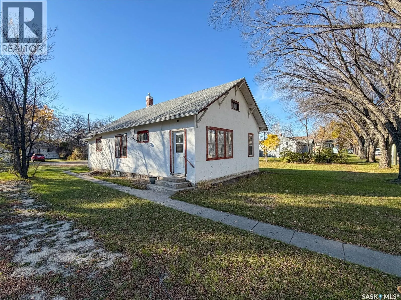 431 1st STREET W