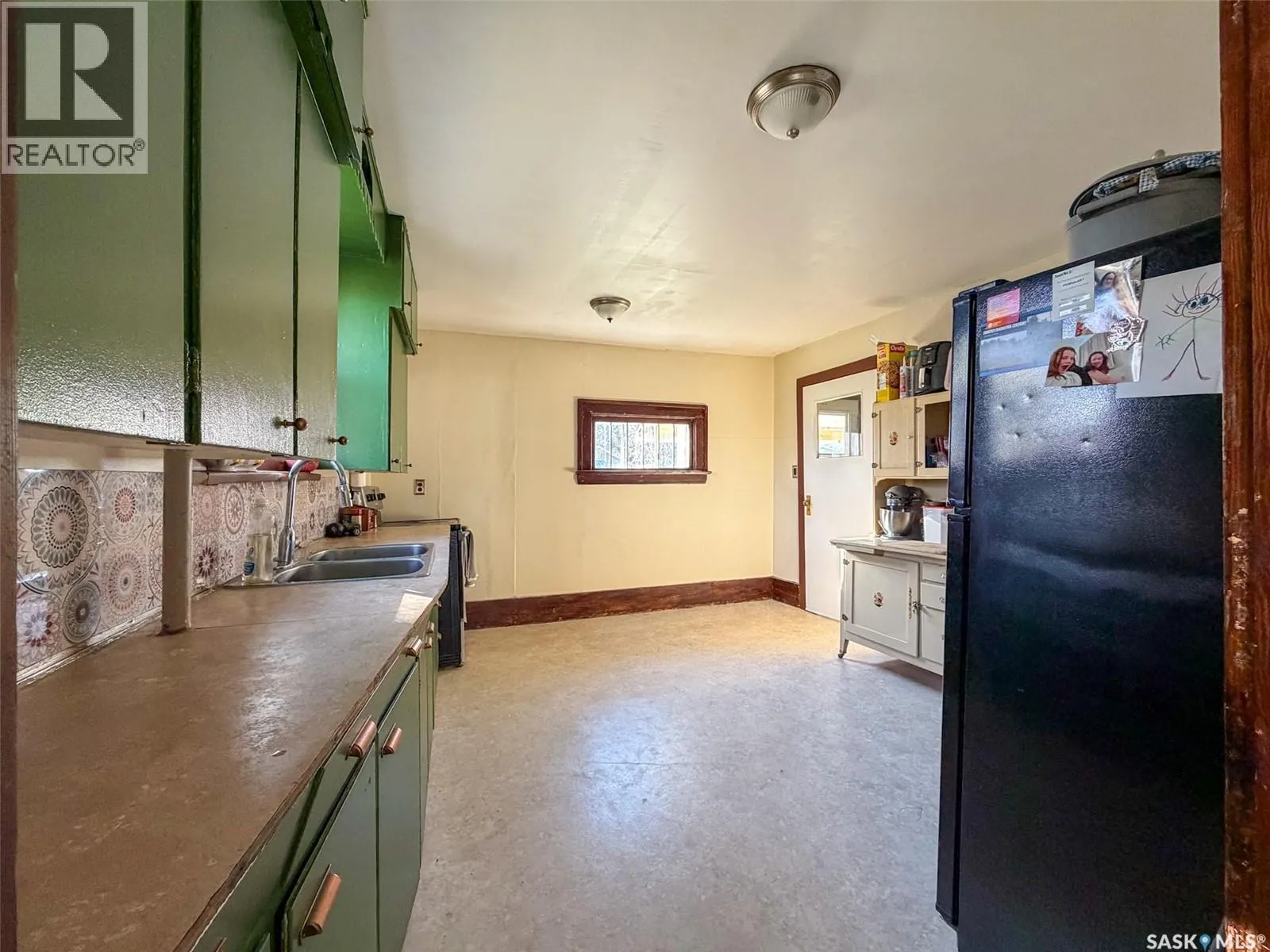 431 1st STREET W