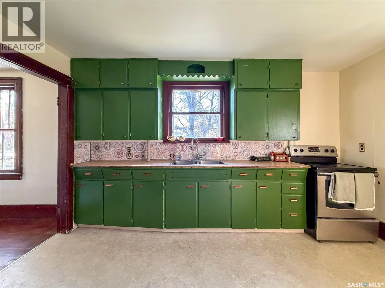 431 1st STREET W