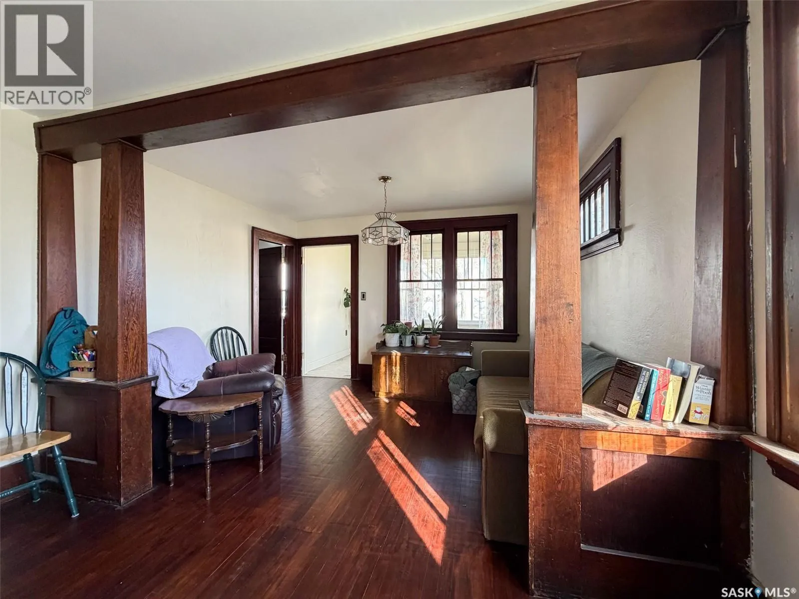 431 1st STREET W