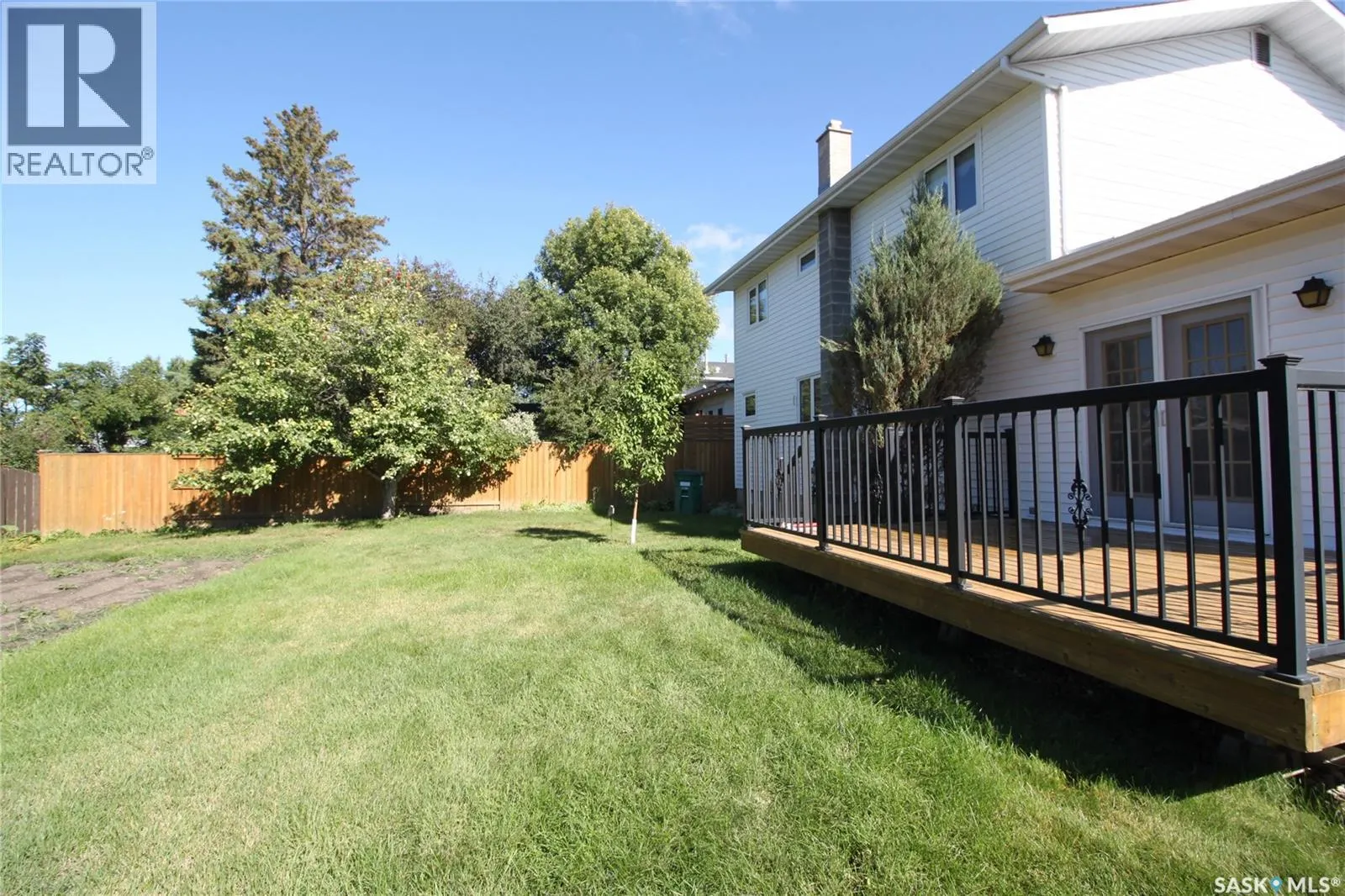 230 Auld CRESCENT