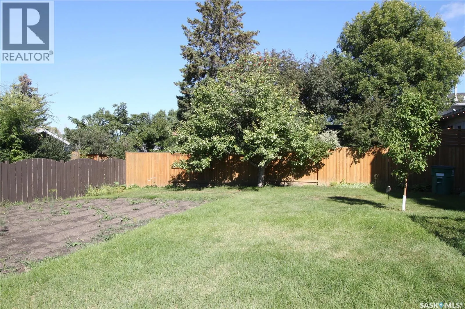 230 Auld CRESCENT