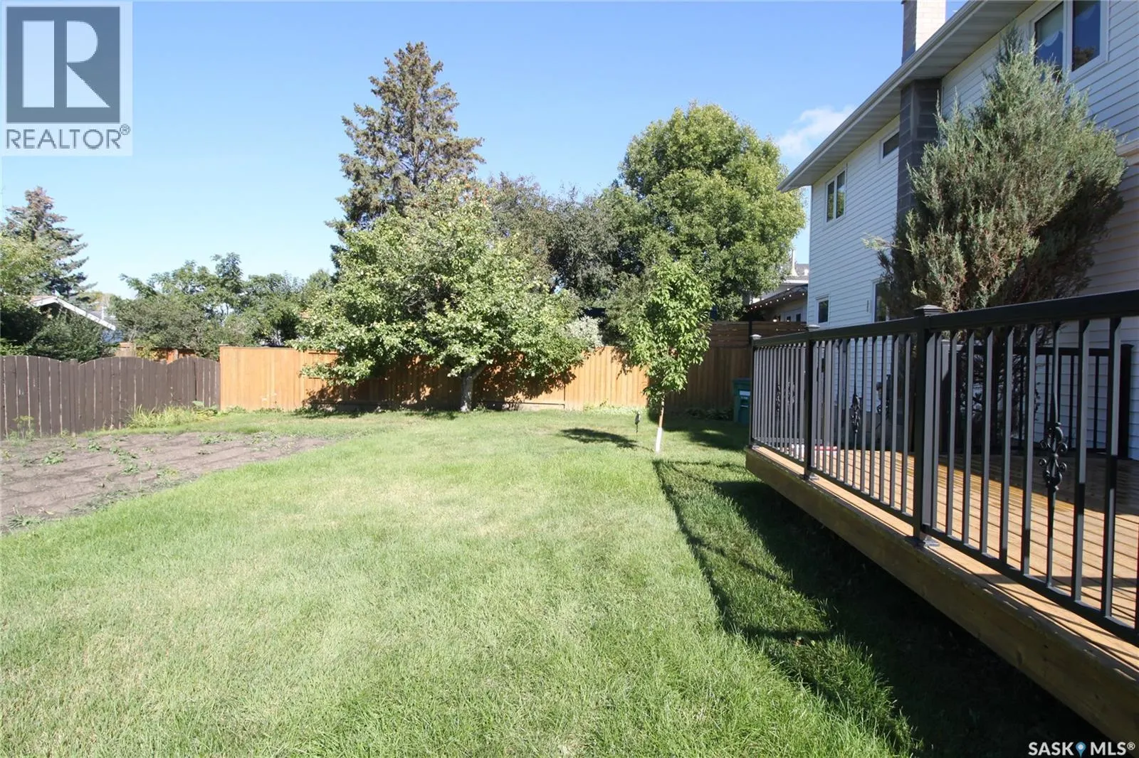 230 Auld CRESCENT