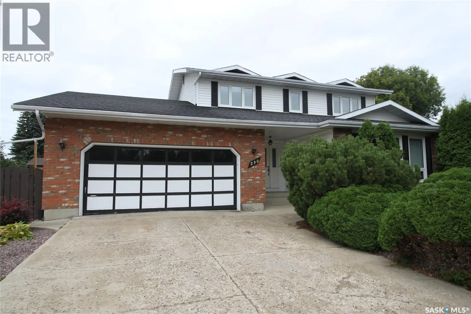 230 Auld CRESCENT