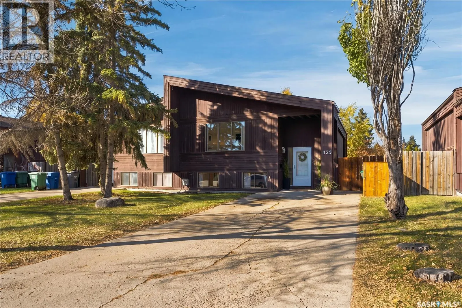 423 Russell ROAD