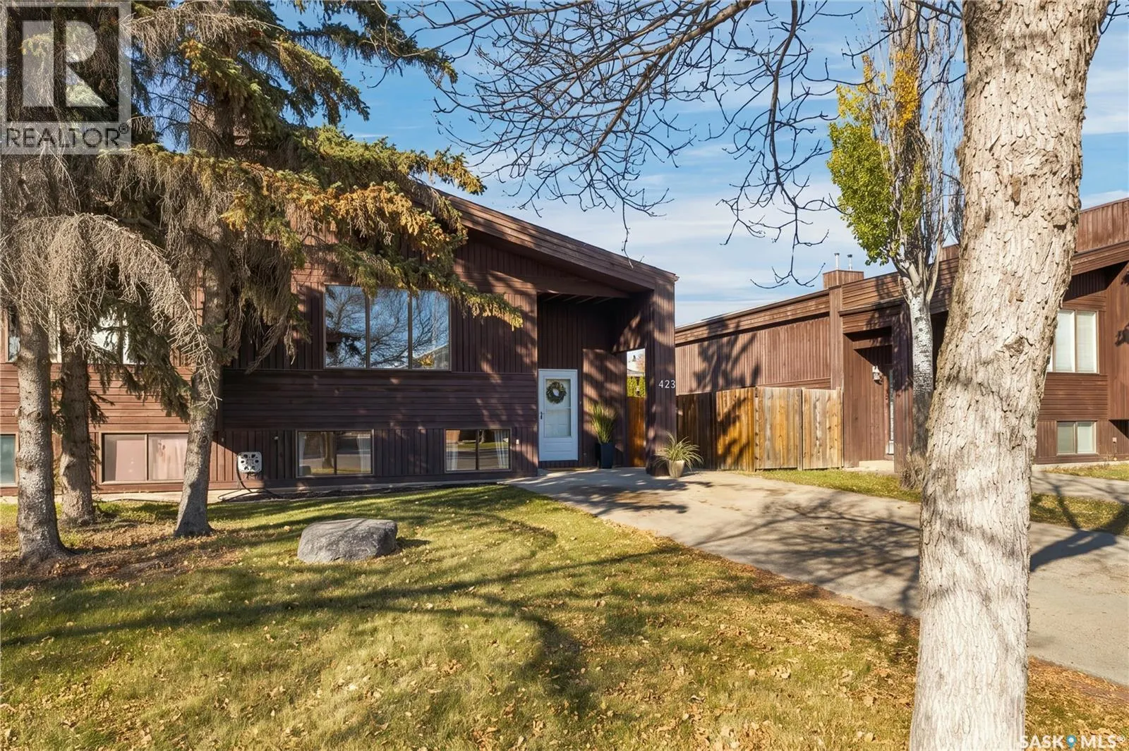 423 Russell ROAD