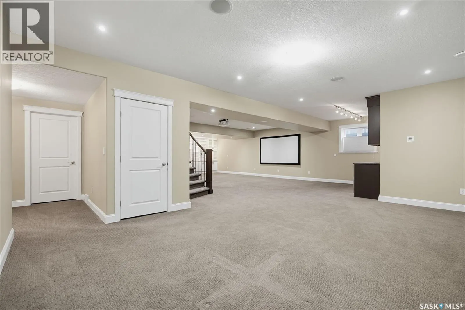 431 Paton PLACE