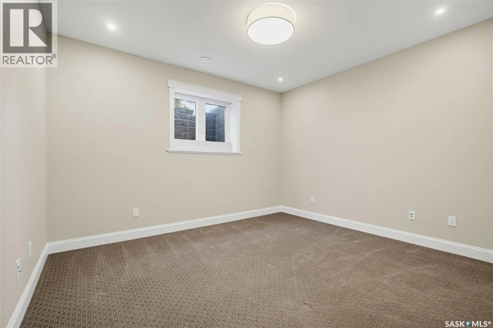 431 Paton PLACE