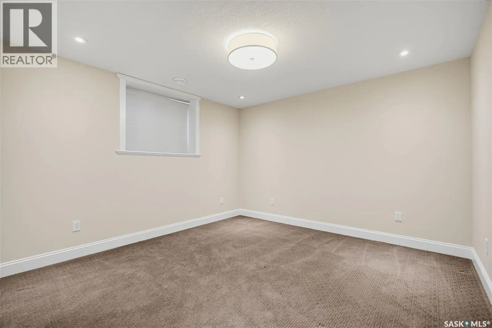431 Paton PLACE