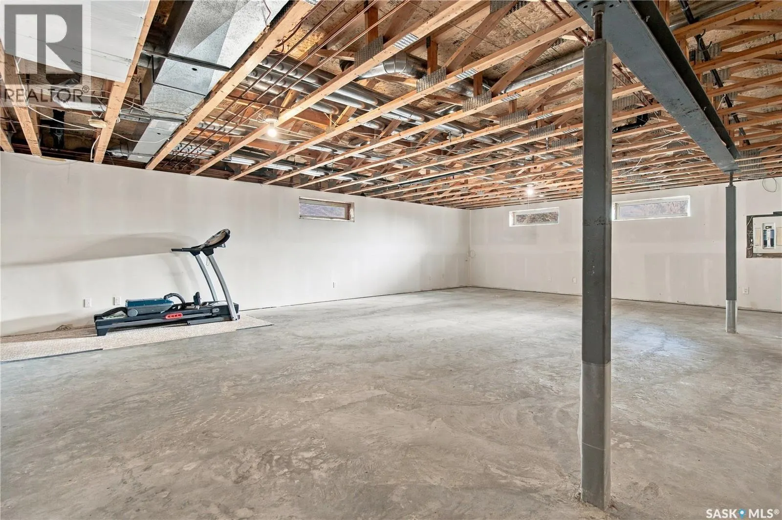3144 Randall ROAD E