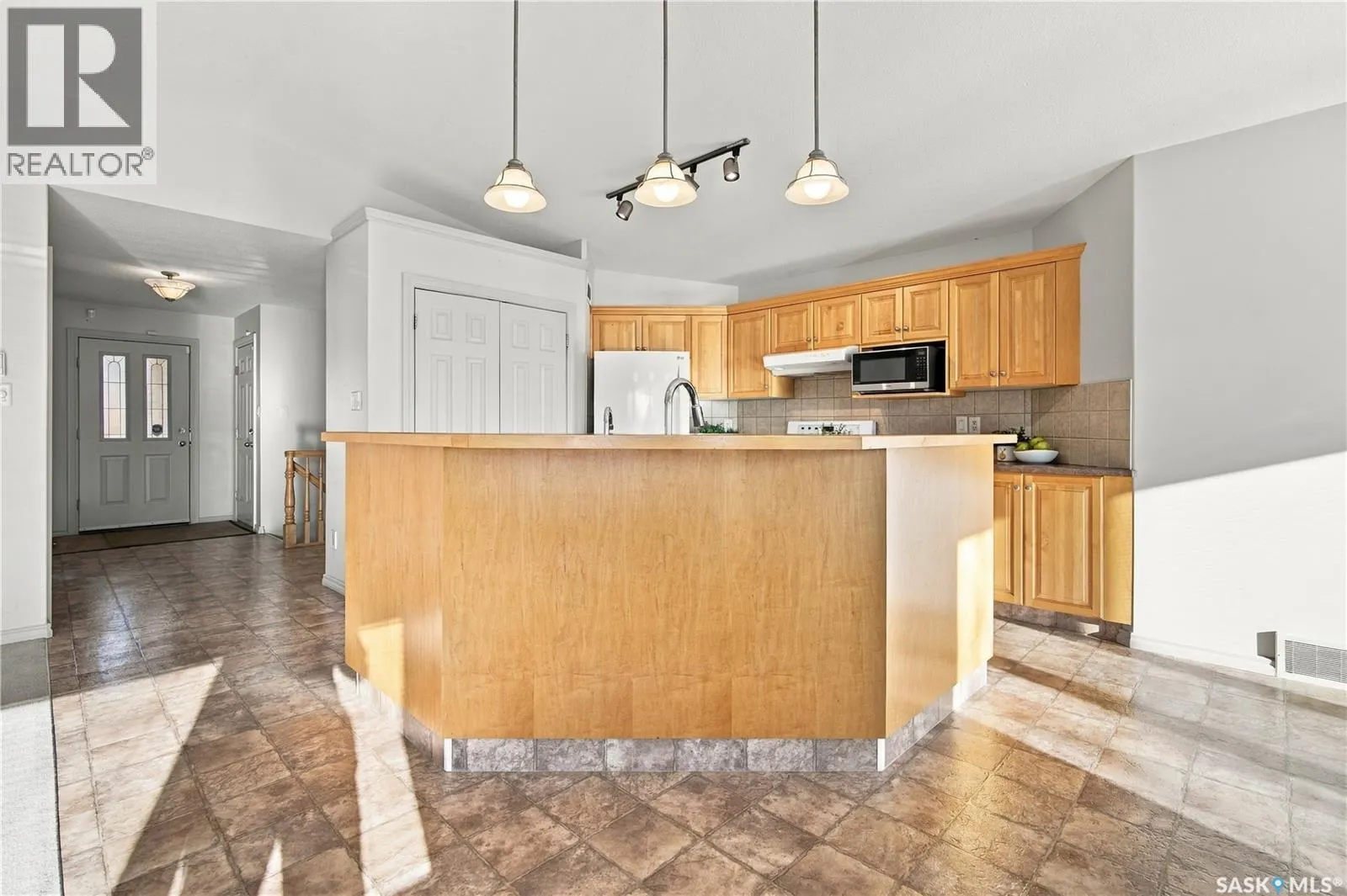 3144 Randall ROAD E