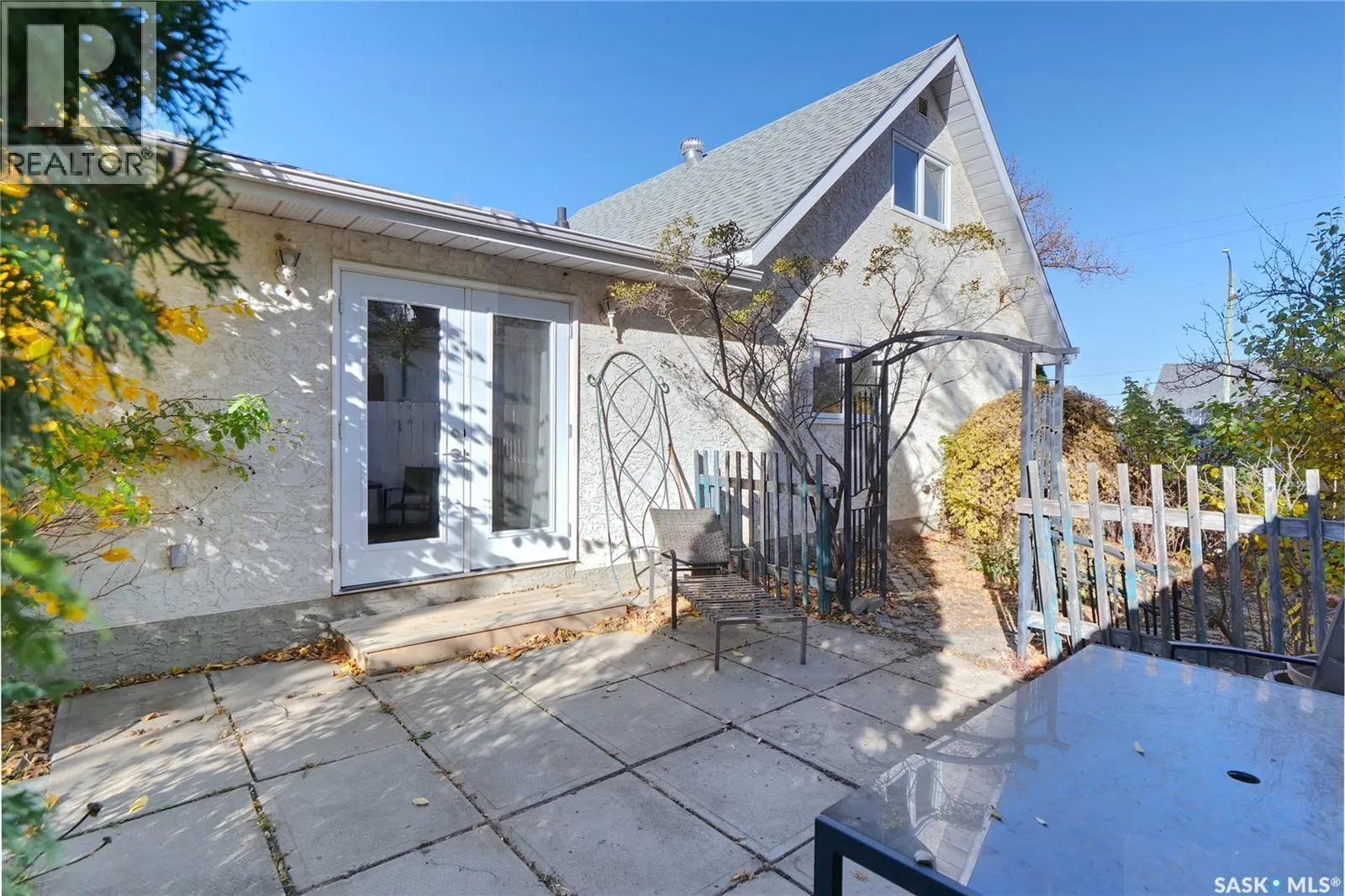 809 Athabasca STREET E