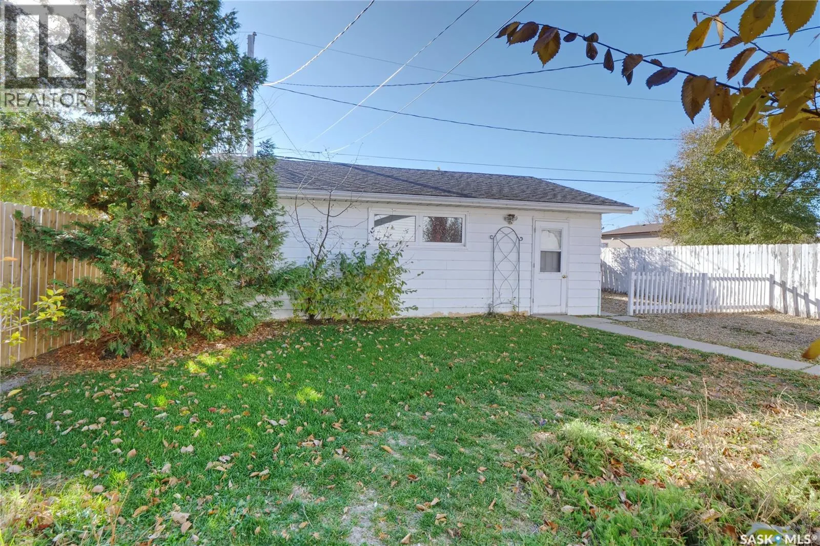 809 Athabasca STREET E