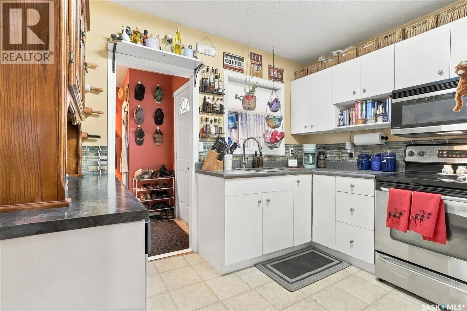 1135 K AVENUE S