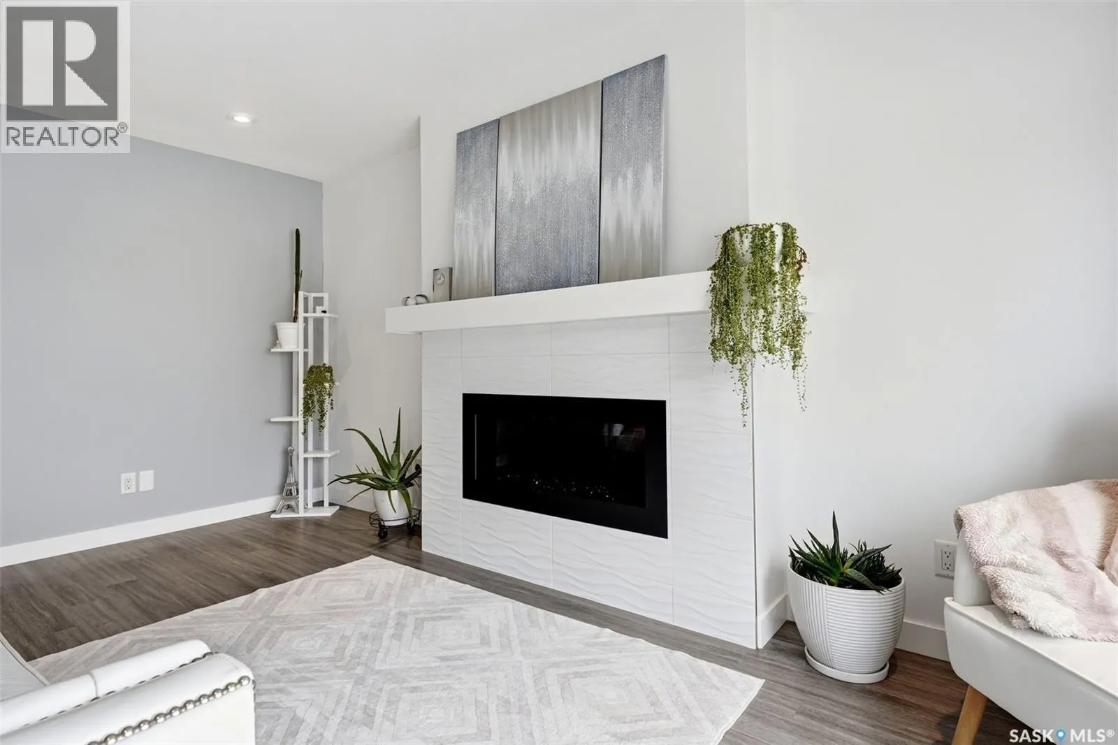 8933 Kestral DRIVE