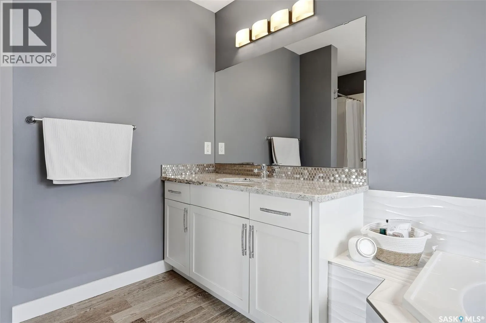 8933 Kestral DRIVE