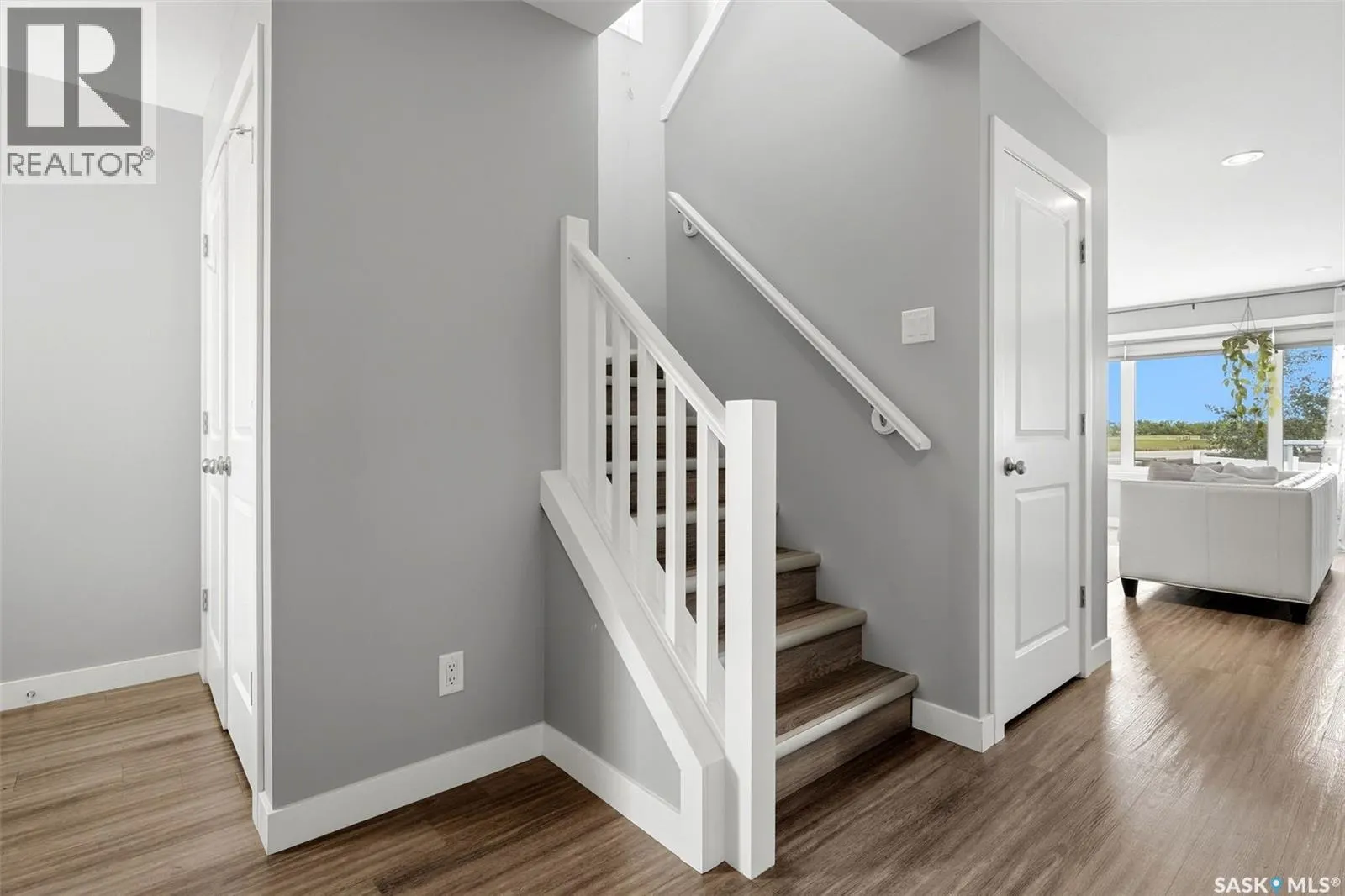 8933 Kestral DRIVE