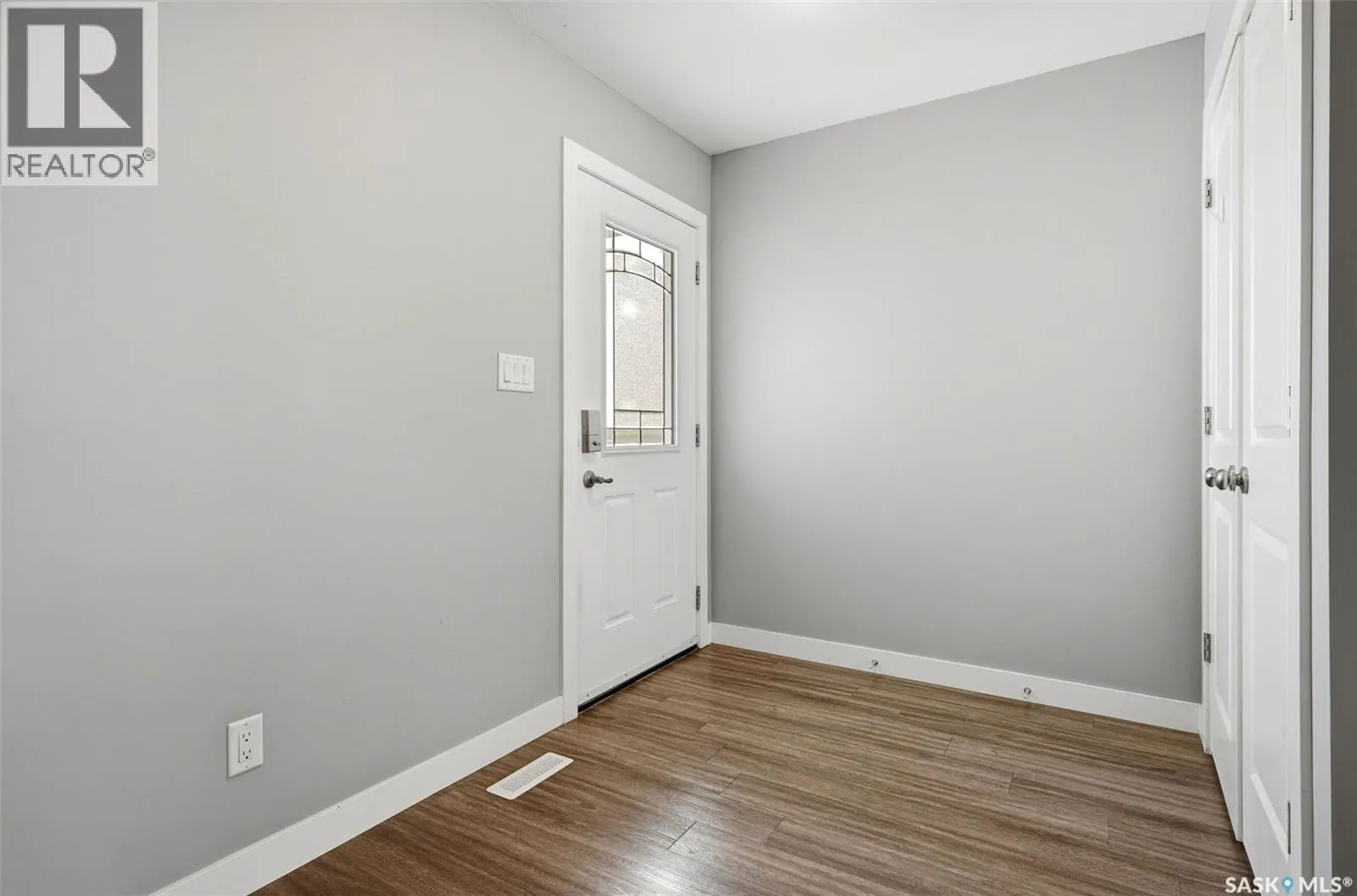 8933 Kestral DRIVE